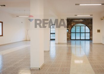 Stanza vuota - Commercial Premises Rupa Giardino
4, Grottaminarda - photo 14