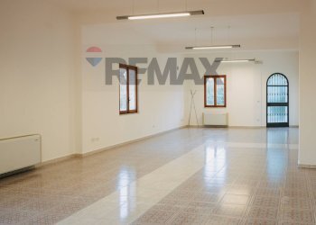 Stanza vuota - Commercial Premises Rupa Giardino
4, Grottaminarda - photo 15