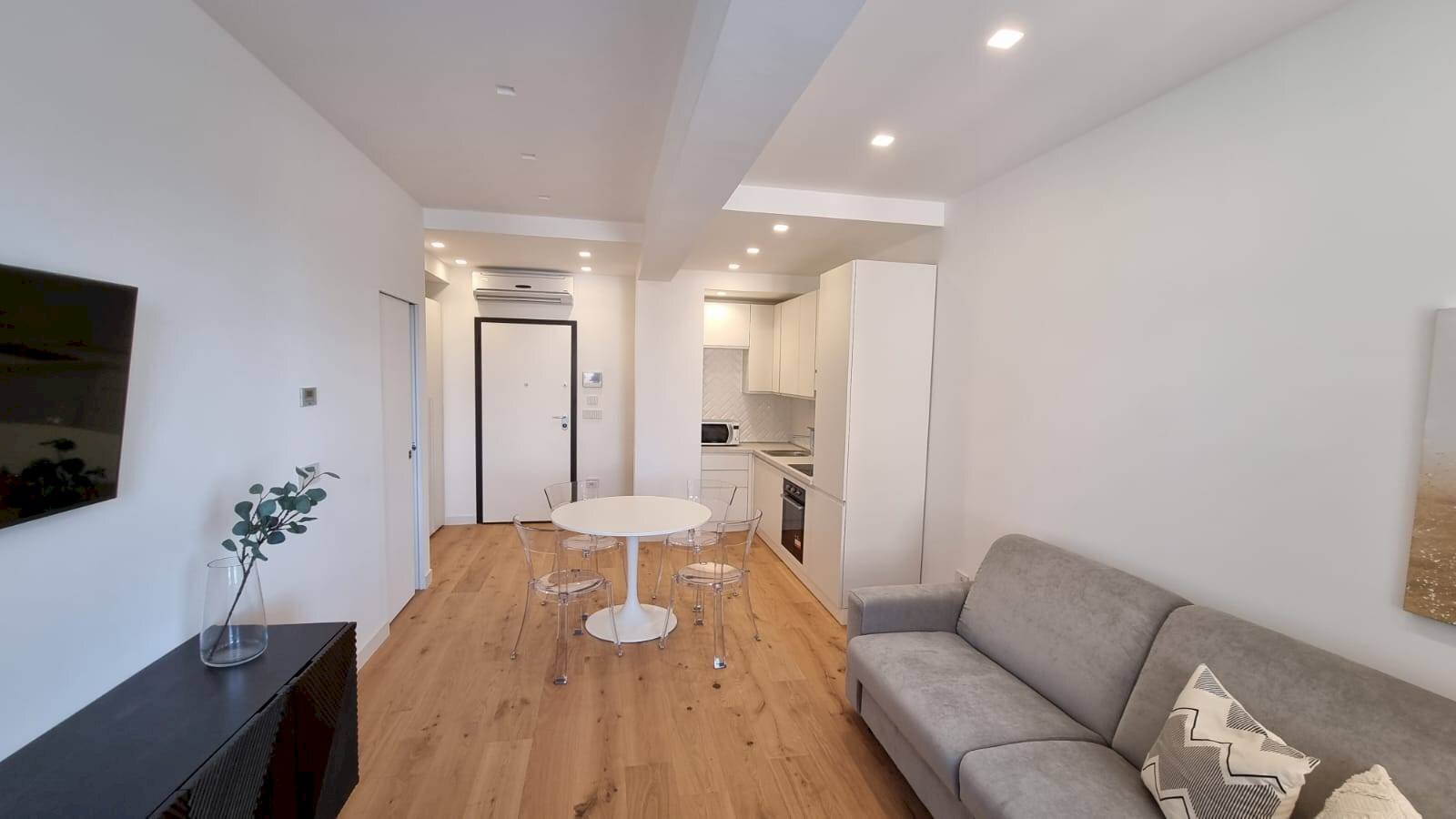 Foto 1 - Bilocale Via Torino
 
68, Milano - foto 1