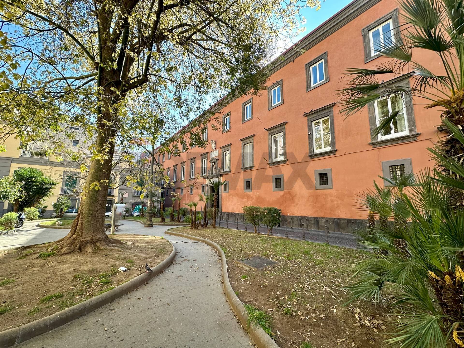 Edificio all\'aperto - Trilocale Via Loffredi
 
20, Napoli - foto 1