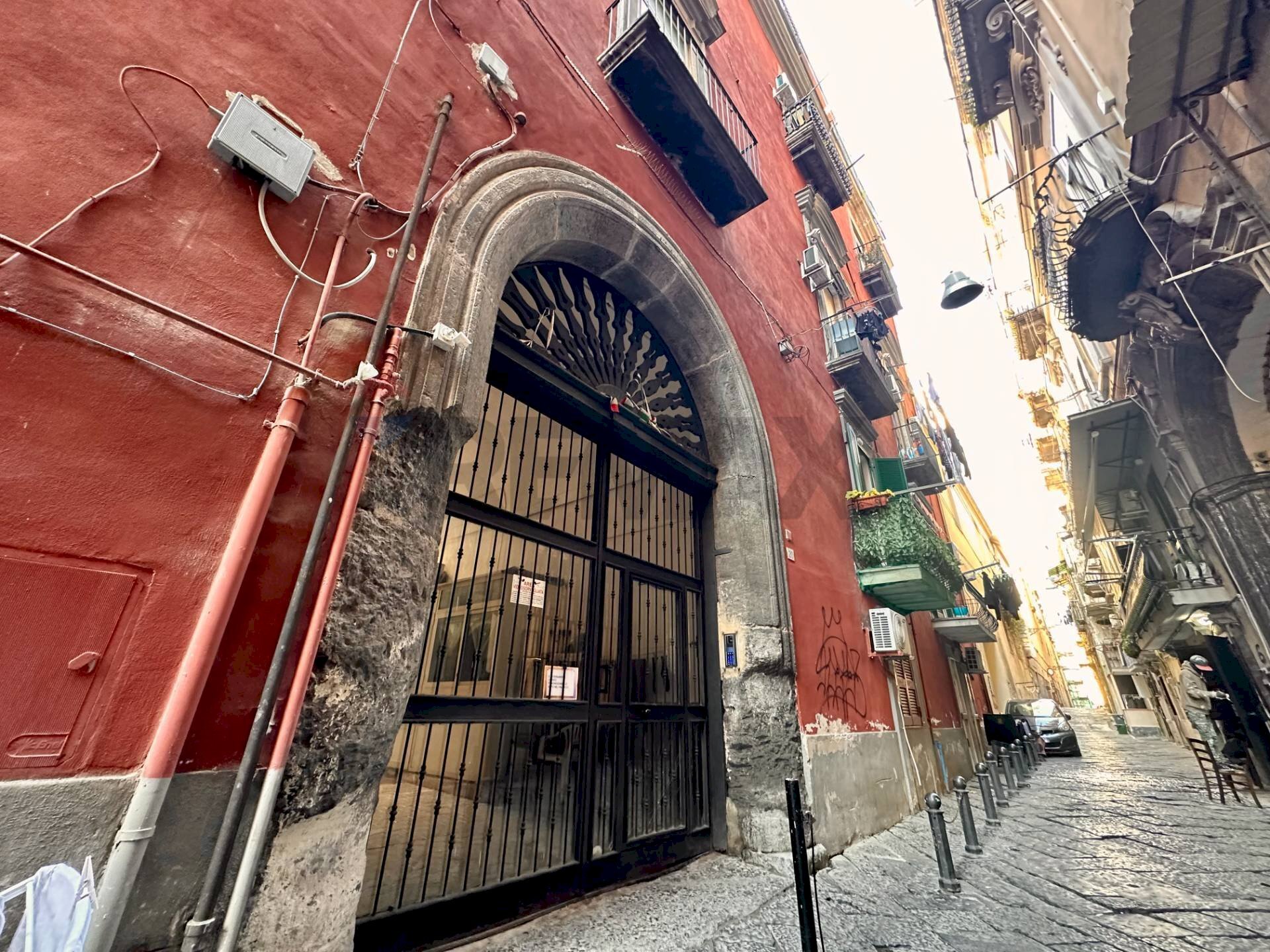 Edificio all\'aperto - Trilocale Via Loffredi
 
20, Napoli - foto 3