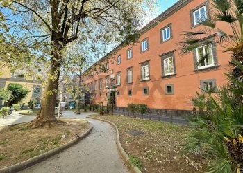 Edificio all\'aperto - Trilocale Via Loffredi
 
20, Napoli - foto 1