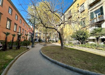 Edificio all\'aperto - Trilocale Via Loffredi
 
20, Napoli - foto 2