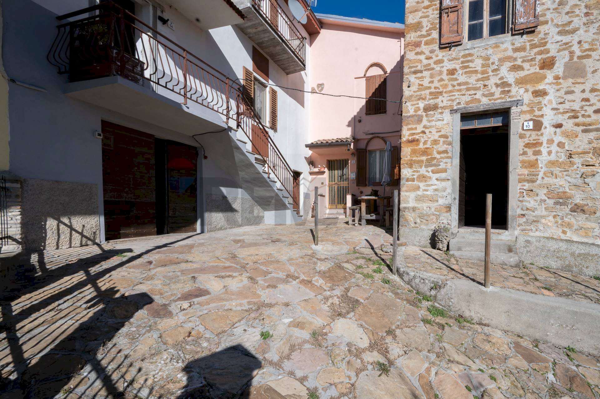 Edificio all\'aperto - Casa semi indipendente Strada per Bersatico
 
14, Lesignano de' Bagni - foto 2