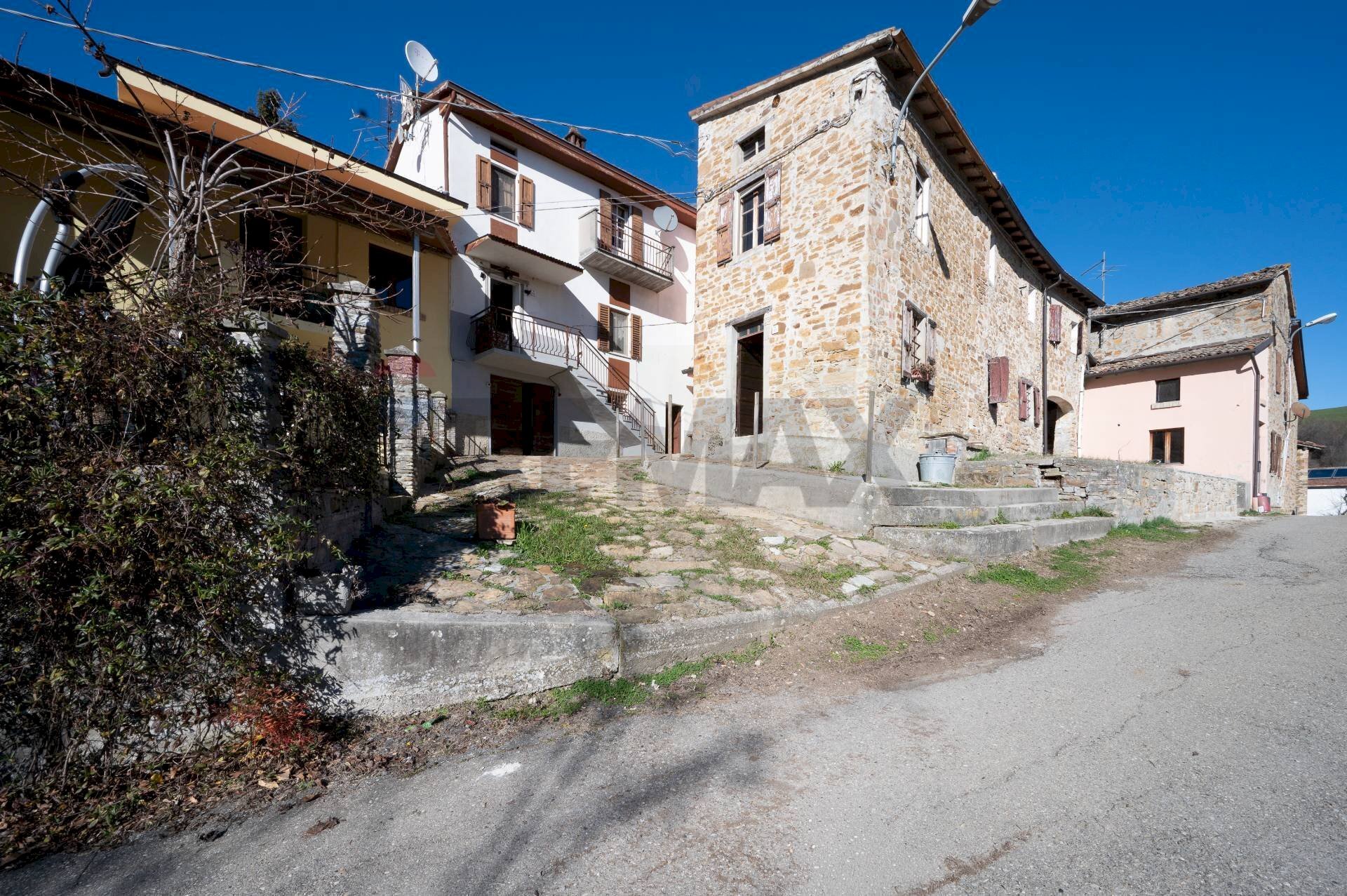 Casa all\'aperto - Casa semi indipendente Strada per Bersatico
 
14, Lesignano de' Bagni - foto 1