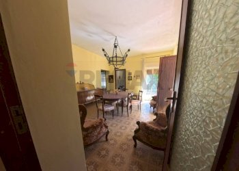 Sala da pranzo - Villa Strada provinciale 1
 
14, Torretta - foto 5