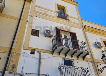 Edificio all\'aperto - Casa semi indipendente Piazza Vittorio Emanuele
 
8, Bagheria - foto 1
