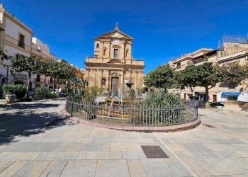 Edificio all\'aperto - Casa semi indipendente Piazza Vittorio Emanuele
 
8, Bagheria - foto 3