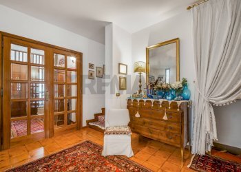 Hall / corridoio - Villa VIA PINDEMONTE
 
25, Reggio nell'Emilia - foto 11