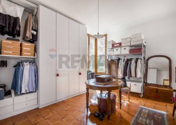 Cabina armadio - Villa VIA PINDEMONTE
 
25, Reggio nell'Emilia - foto 25