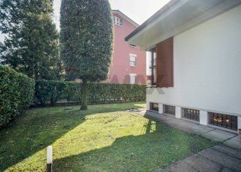 Giardino - Villa VIA PINDEMONTE
 
25, Reggio nell'Emilia - foto 40