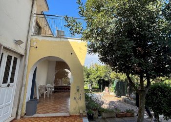 Foto 1 - Villa via mar ionio
 
42, Pontecagnano Faiano - photo 1