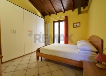 Camera / camera da letto - Bilocale Via Gramsci
 
34, Arona - foto 8