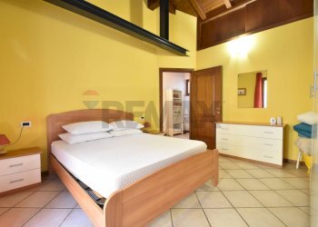 Camera / camera da letto - Bilocale Via Gramsci
 
34, Arona - foto 9