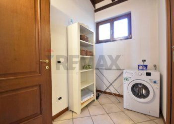 Lavanderia - Bilocale Via Gramsci
 
34, Arona - foto 12