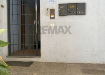 Ricezione / Lobby - Bilocale Via Gramsci
 
34, Arona - foto 14