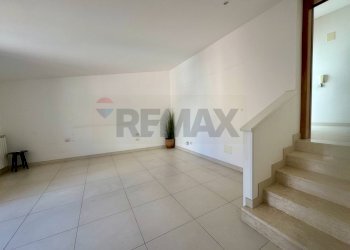 Camera da letto con balconcino - Casa indipendente Via Torquato Tasso
 
191, Alcamo - foto 11