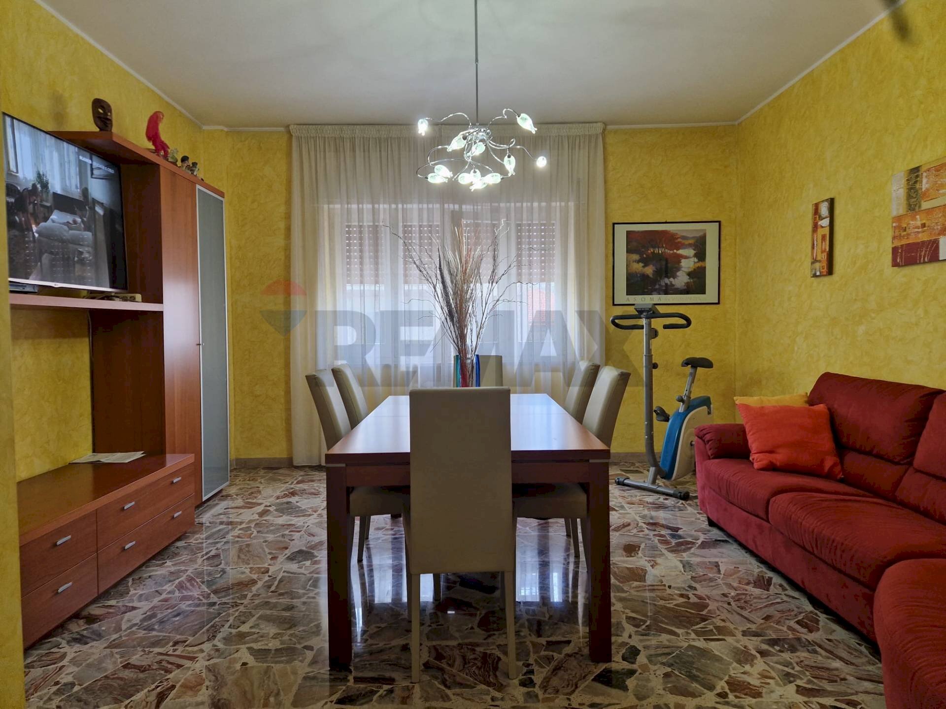 Sala da pranzo - Trilocale Via S. Camillo De Lellis
 
39, Chieti - foto 1