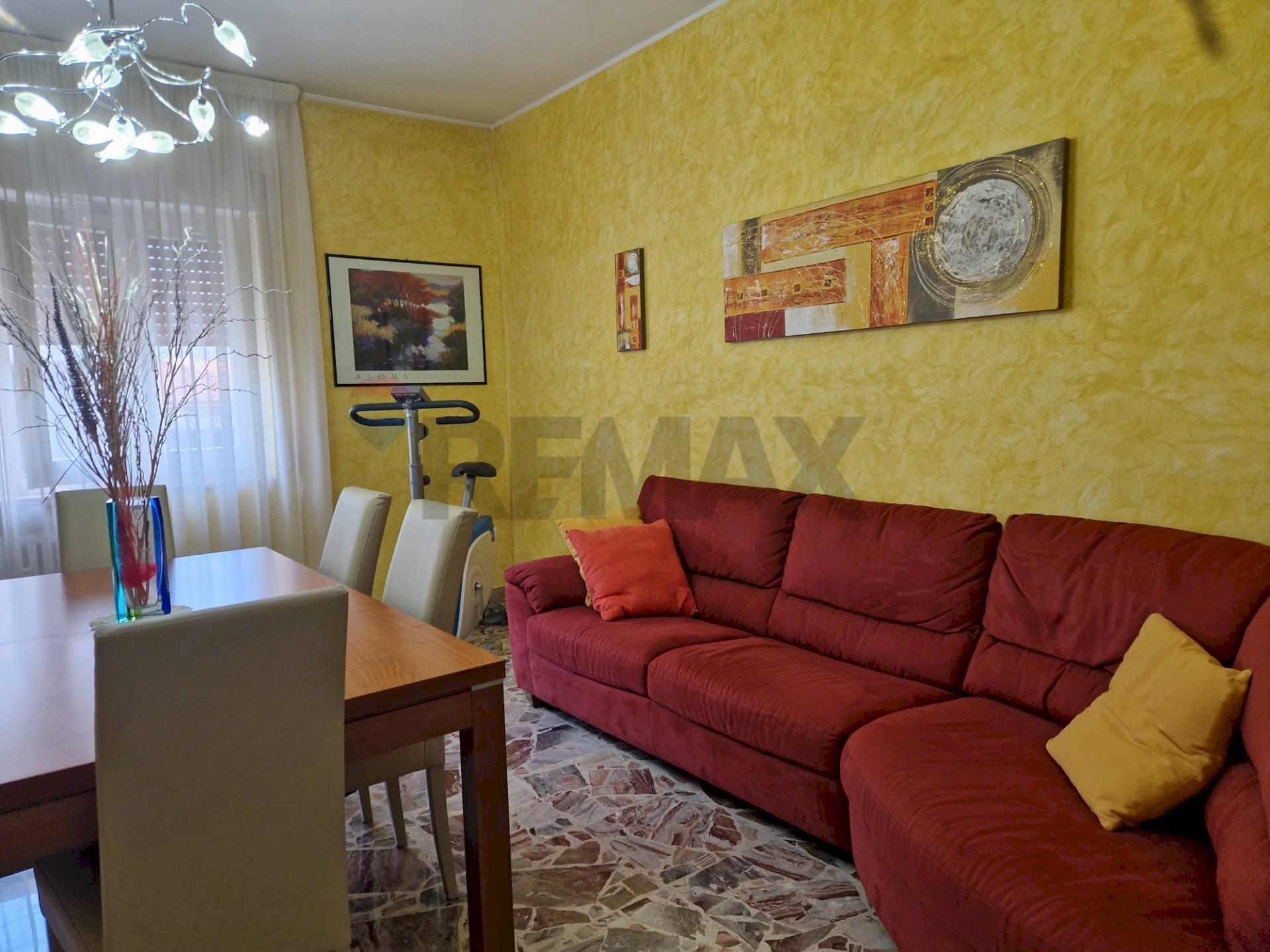 Sala da pranzo - Trilocale Via S. Camillo De Lellis
 
39, Chieti - foto 3