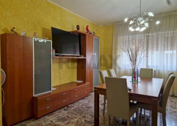 Sala da pranzo - Trilocale Via S. Camillo De Lellis
 
39, Chieti - foto 2