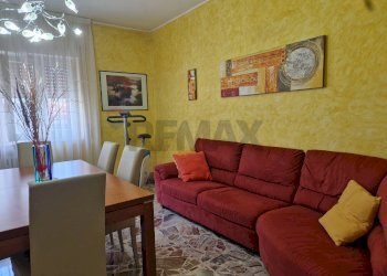 Sala da pranzo - Trilocale Via S. Camillo De Lellis
 
39, Chieti - foto 3