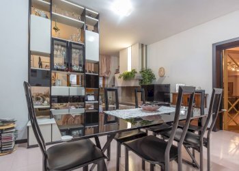 Sala da pranzo - Casa semi indipendente Sant'Eufemia
 
288, Fara Filiorum Petri - foto 3