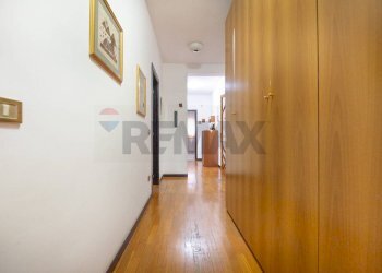 Hall / corridoio - Casa semi indipendente Sant'Eufemia
 
288, Fara Filiorum Petri - foto 15