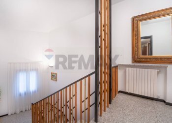 Scale - Casa semi indipendente Sant'Eufemia
 
288, Fara Filiorum Petri - foto 21