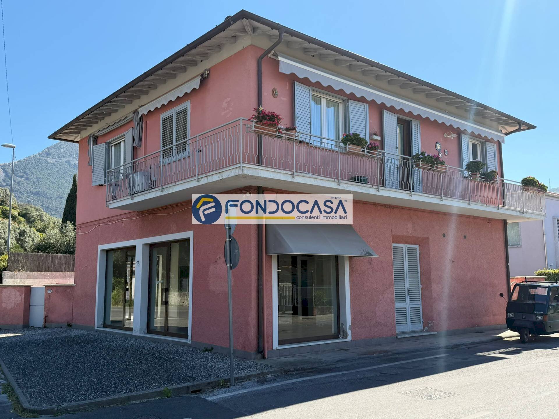 Esterno - Casa semi indipendente via alcide de gasperi
 
579, Seravezza - foto 1