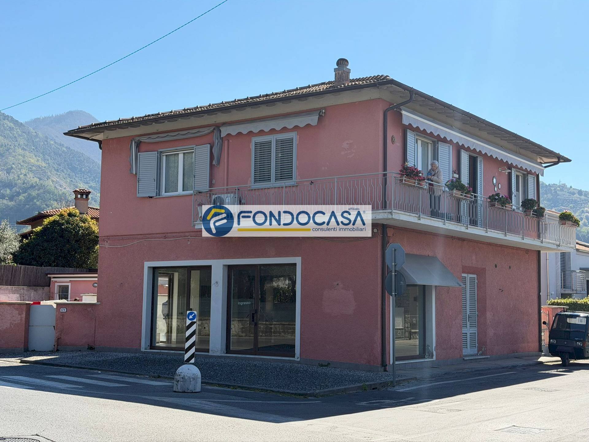 Esterno facciata - Casa semi indipendente via alcide de gasperi
 
579, Seravezza - foto 2