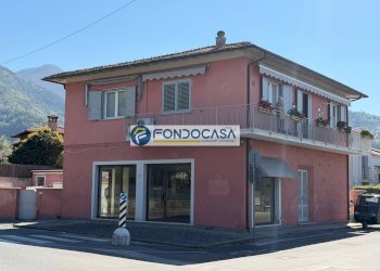 Esterno facciata - Casa semi indipendente via alcide de gasperi
 
579, Seravezza - foto 2