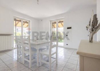 Sala da pranzo - Villa Via Mincio
 
9, Olgiate Olona - photo 5