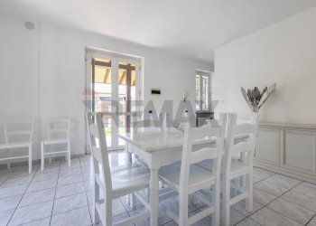 Sala da pranzo - Villa Via Mincio
 
9, Olgiate Olona - photo 6