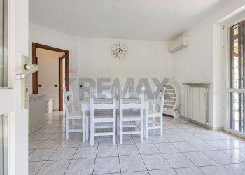 Sala da pranzo - Villa Via Mincio
 
9, Olgiate Olona - photo 8