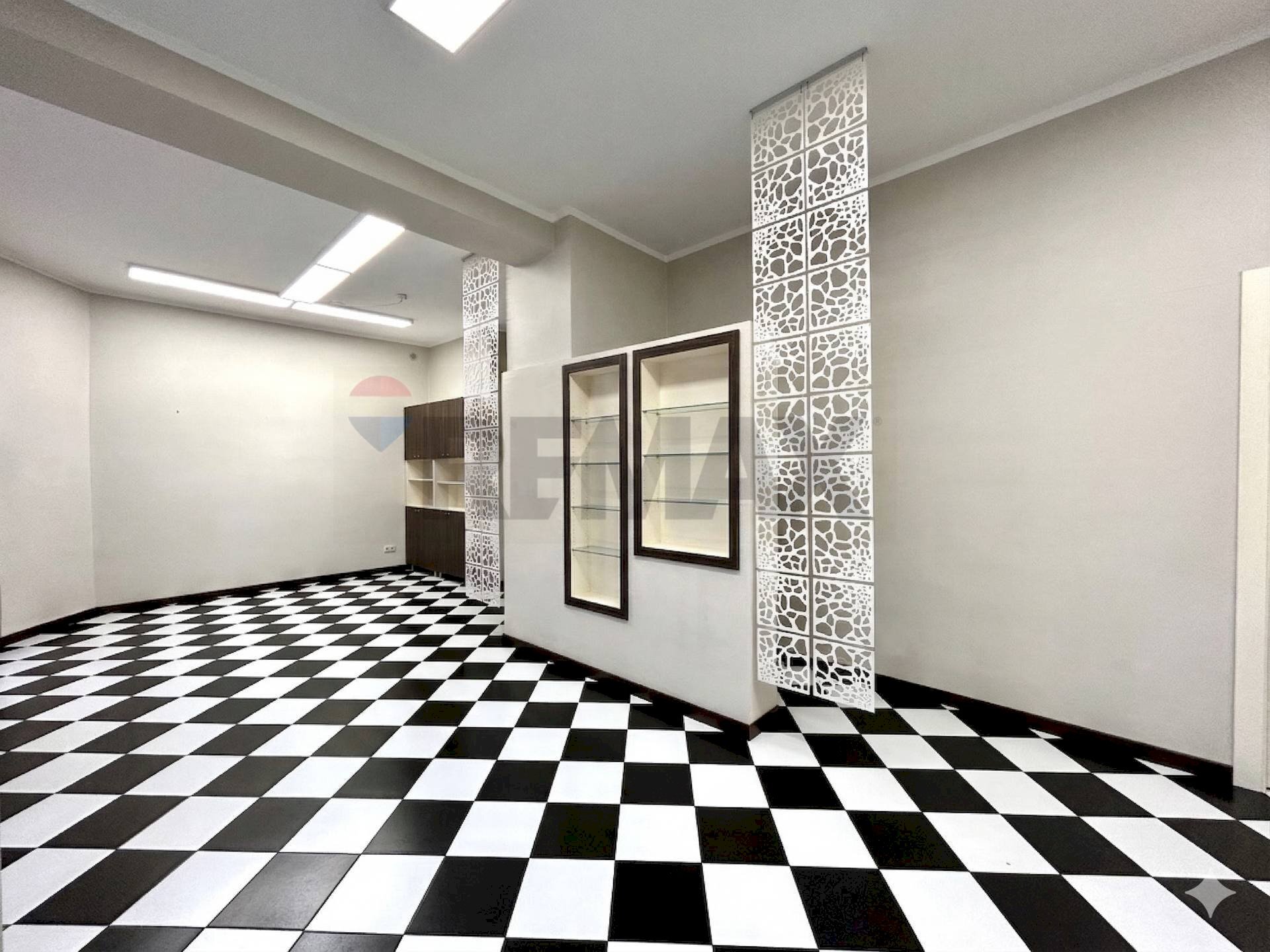 Render spazi vuoti post consegna - Negozio Via Pastori
 
6, Samarate - foto 2