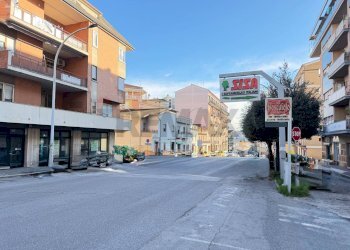 Edificio all\'aperto - Locale Commerciale via 24 maggio
 
84, Campobasso - foto 4