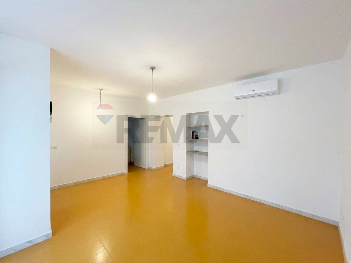 Stanza vuota - Bilocale Via Carducci
 
95, Campobasso - foto 3