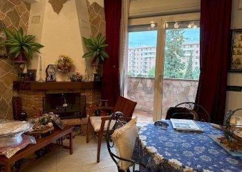 Sala da pranzo - Quadrilocale Via Generale Domenico Chinnici
 
58, Palermo - foto 6