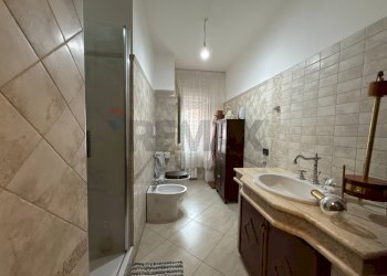 Bagno - Quadrilocale Via Generale Domenico Chinnici
 
58, Palermo - foto 20