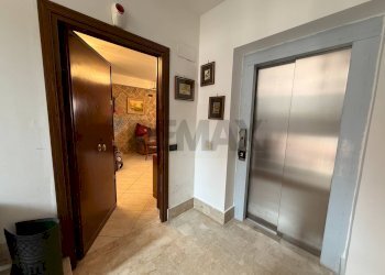 Hall / corridoio - Quadrilocale Via Generale Domenico Chinnici
 
58, Palermo - foto 33