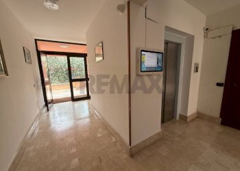 Hall / corridoio - Quadrilocale Via Generale Domenico Chinnici
 
58, Palermo - foto 34