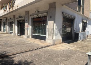 Edificio all\'aperto - Locale Commerciale Viale Francia
 
1, Palermo - foto 2