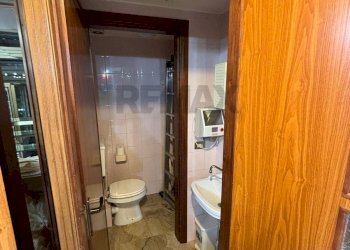 Bagno - Locale Commerciale Viale Francia
 
1, Palermo - foto 10