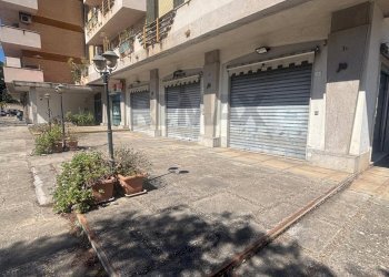 Edificio all\'aperto - Locale Commerciale Viale Francia
 
1, Palermo - foto 12