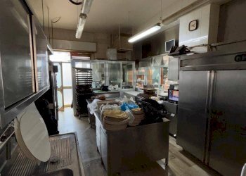 Soggiorno - Locale Commerciale Viale Francia
 
1, Palermo - foto 14