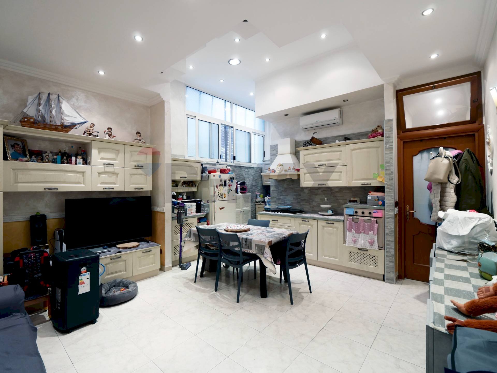 Cucina - Trilocale Via Liberta'
 
17, Bari - foto 2