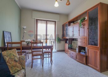 Sala da pranzo - Trilocale VIA GARIBALDI
 
19, Bonate Sotto - foto 5