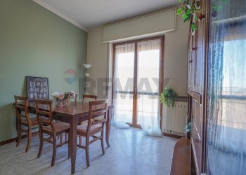 Sala da pranzo - Trilocale VIA GARIBALDI
 
19, Bonate Sotto - foto 7