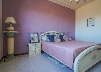 Camera / camera da letto - Trilocale VIA GARIBALDI
 
19, Bonate Sotto - foto 22