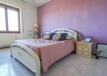 Camera / camera da letto - Trilocale VIA GARIBALDI
 
19, Bonate Sotto - foto 27